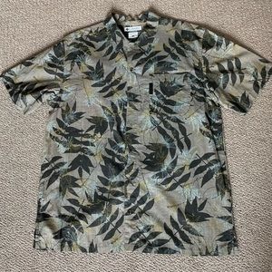 Columbia Sportswear button down shirt EUC